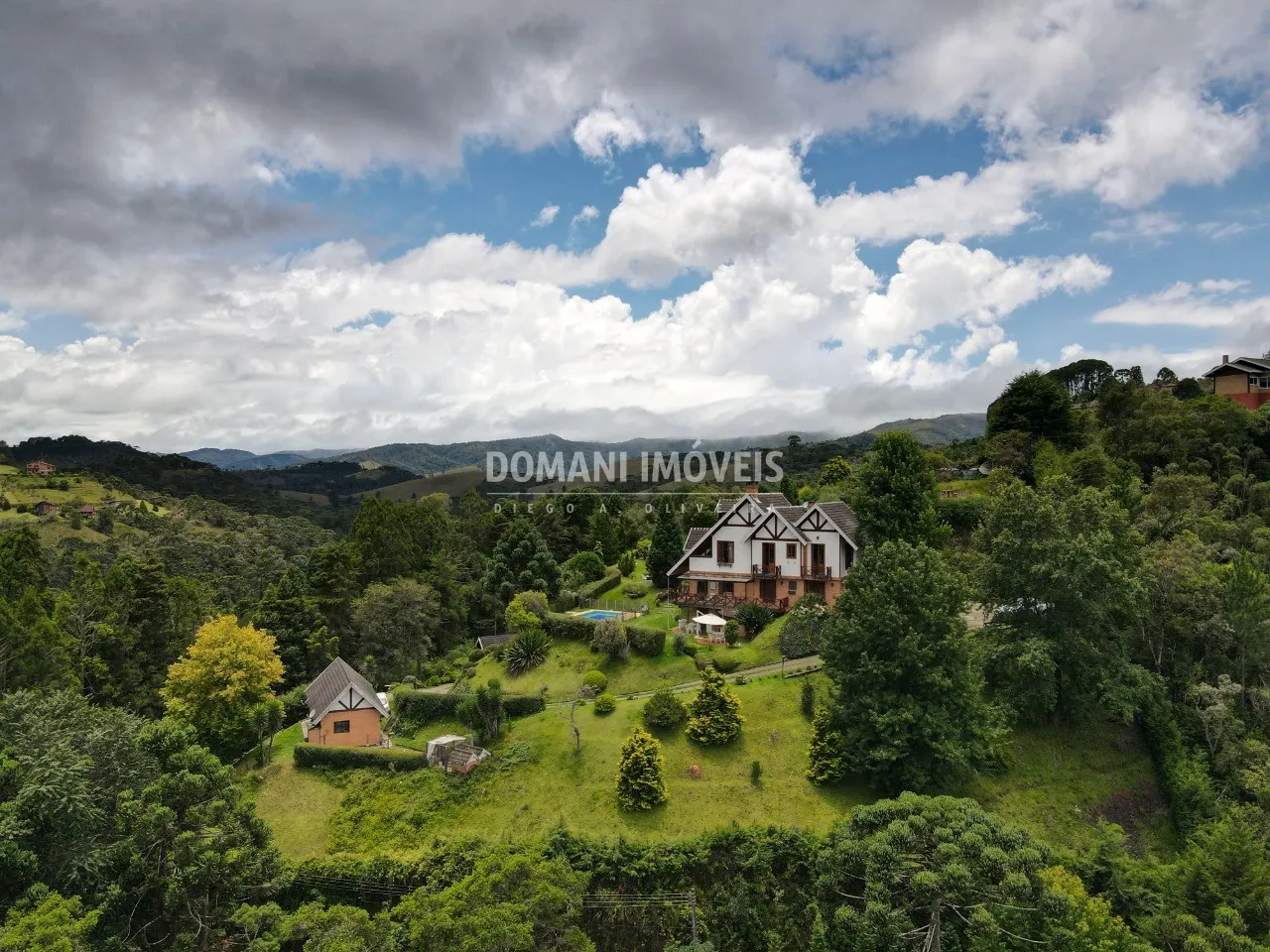 Casa à venda de 5.445 m² em Campos do Jordão, SP, Brasil