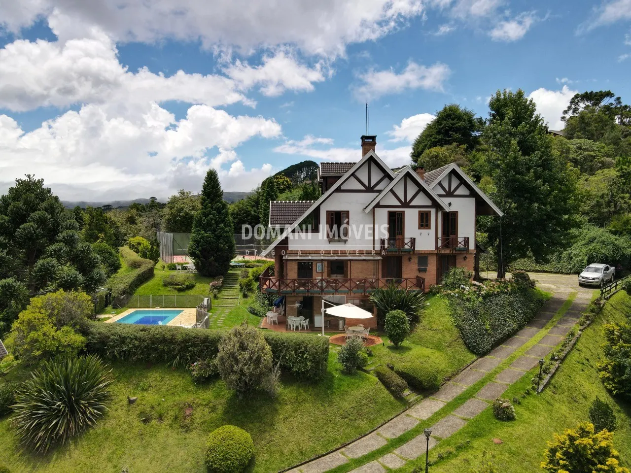 Casa à venda de 5.445 m² em Campos do Jordão, SP, Brasil