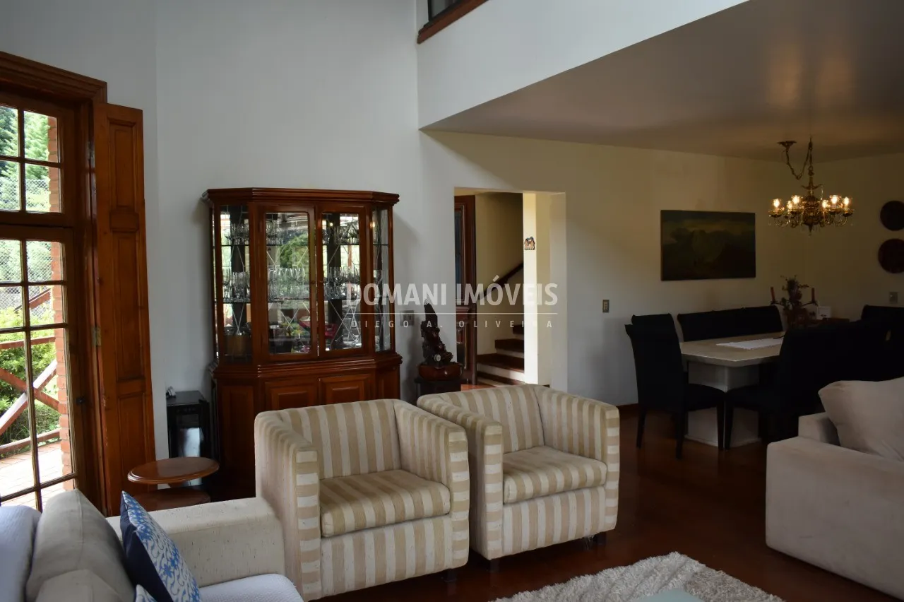 Casa à venda de 5.445 m² em Campos do Jordão, SP, Brasil