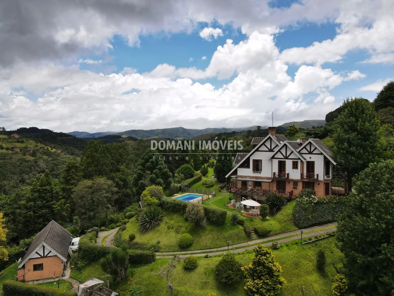 Casa à venda de 5.445 m² em Campos do Jordão, SP, Brasil