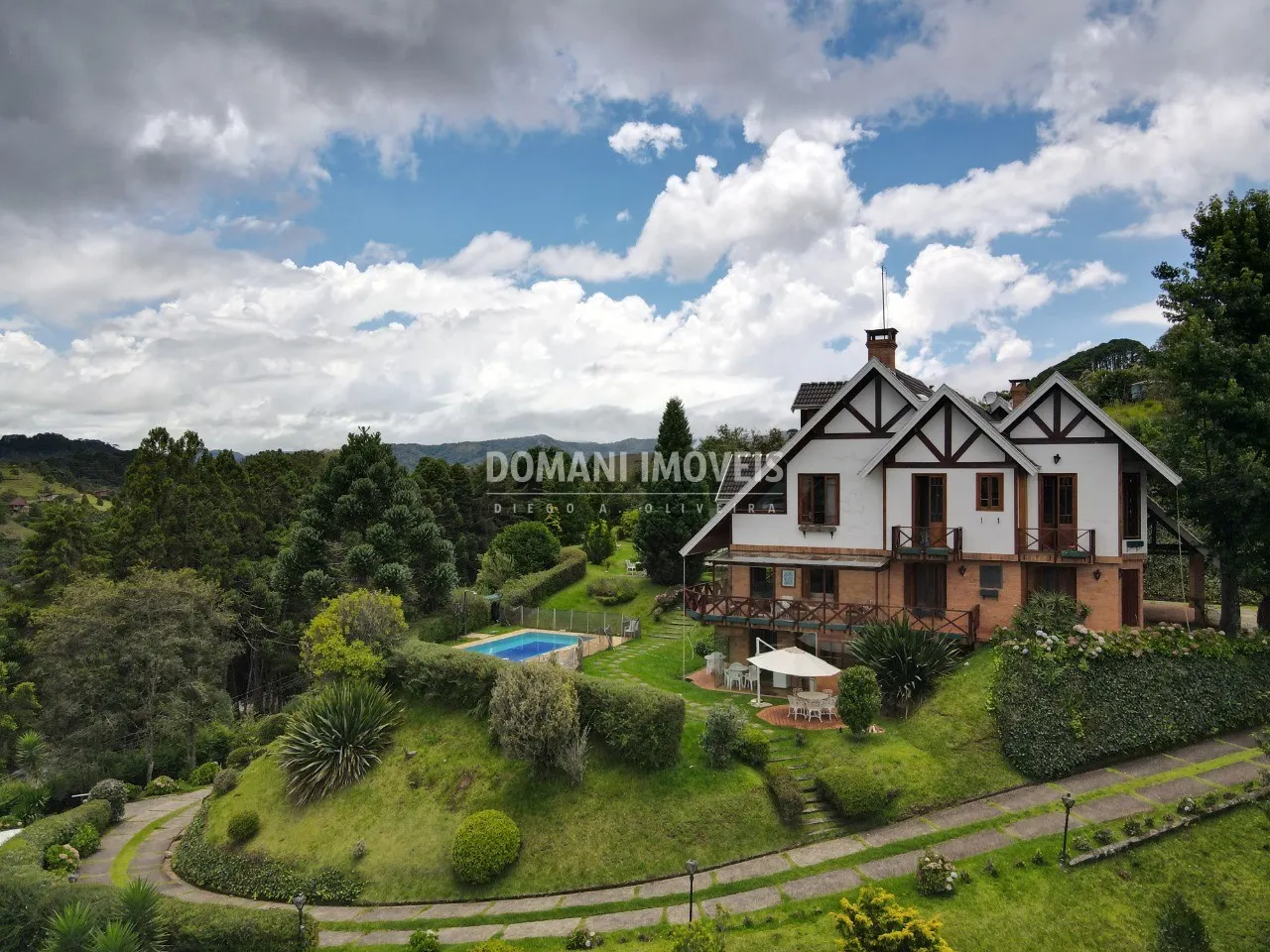 Casa à venda de 5.445 m² em Campos do Jordão, SP, Brasil