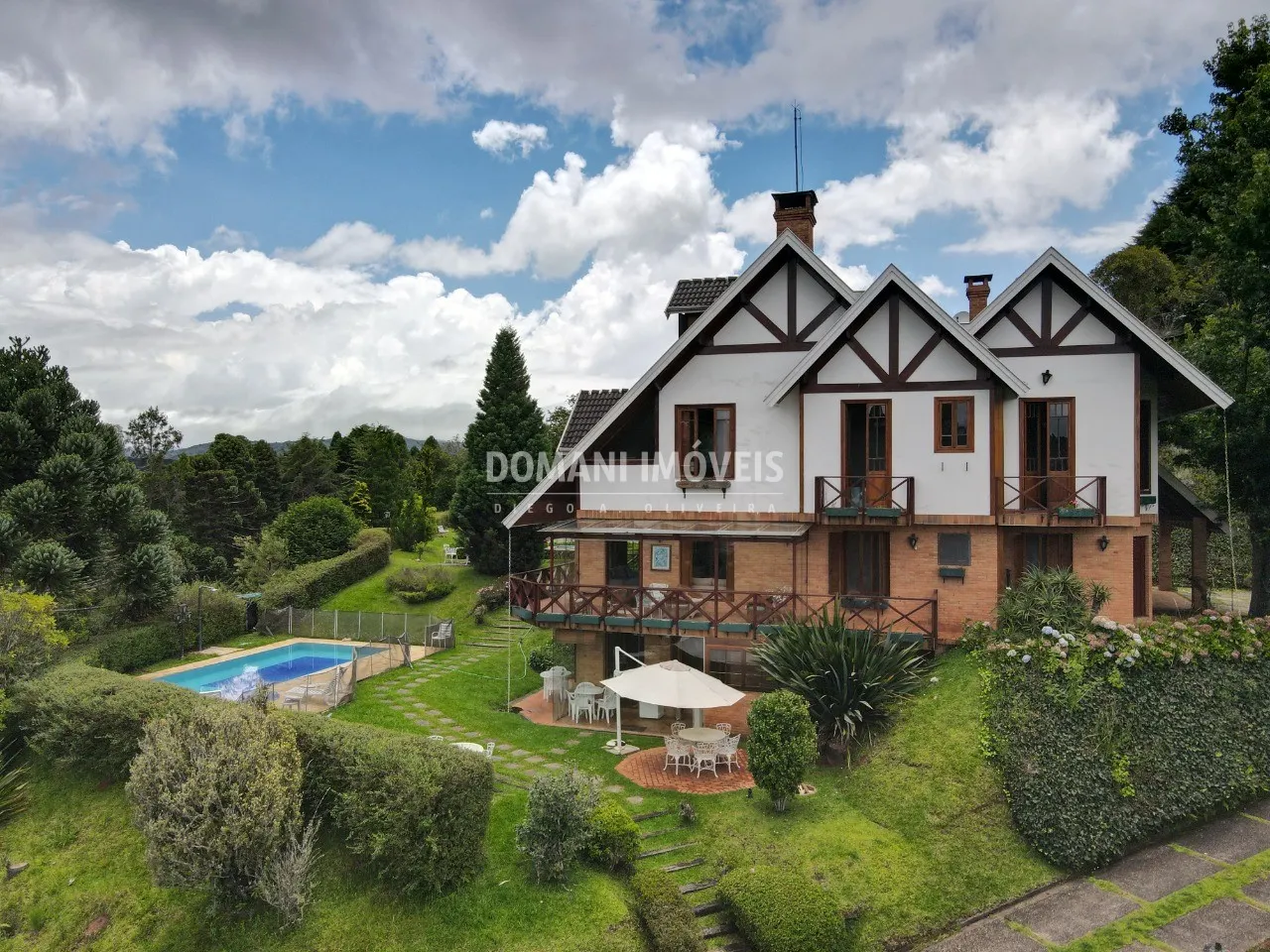 Casa à venda de 5.445 m² em Campos do Jordão, SP, Brasil