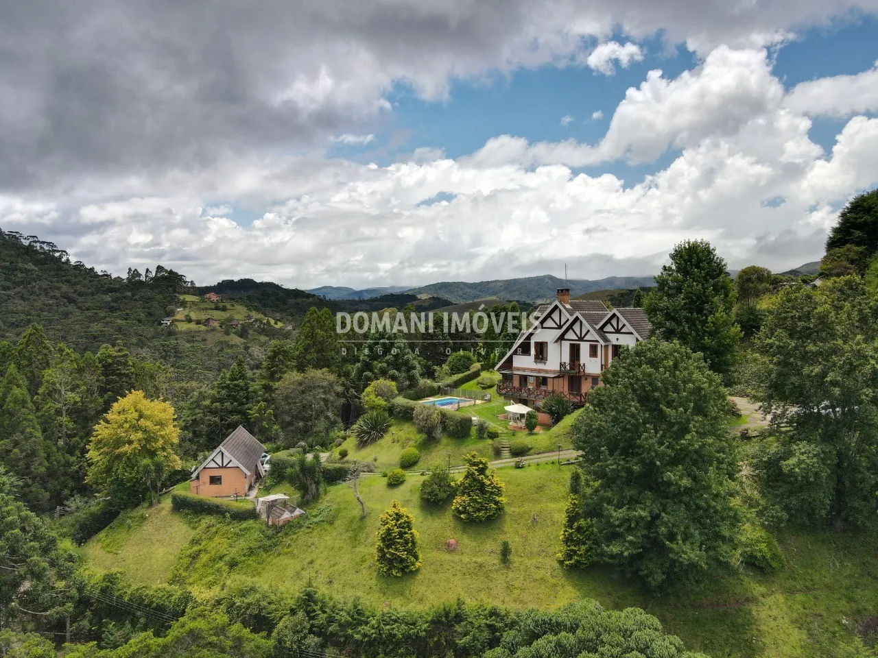 Casa à venda de 5.445 m² em Campos do Jordão, SP, Brasil