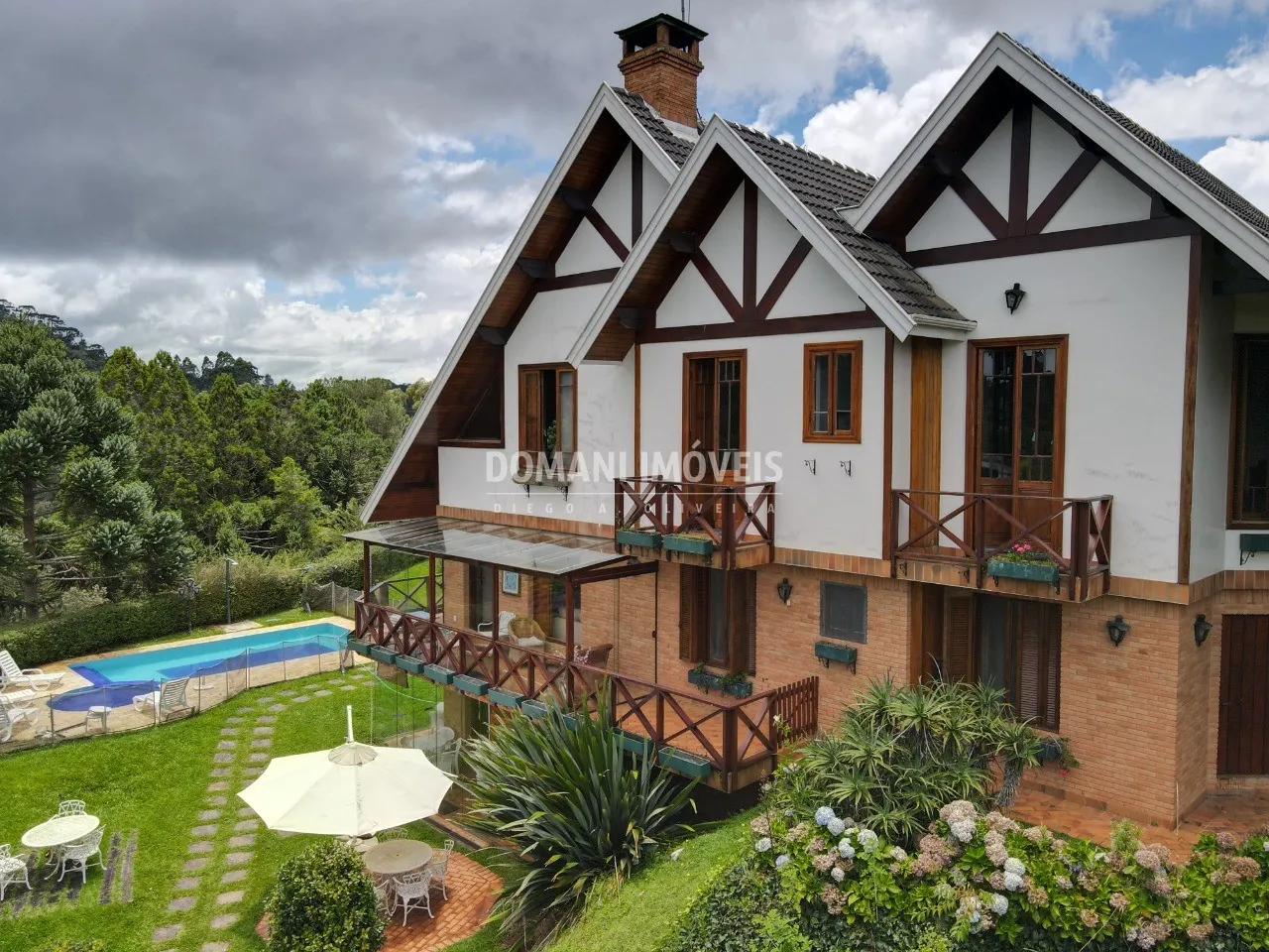 Casa à venda de 5.445 m² em Campos do Jordão, SP, Brasil