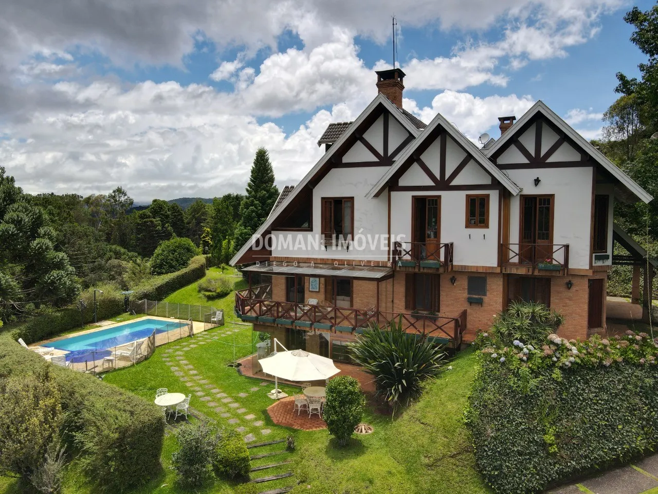 Casa à venda de 5.445 m² em Campos do Jordão, SP, Brasil