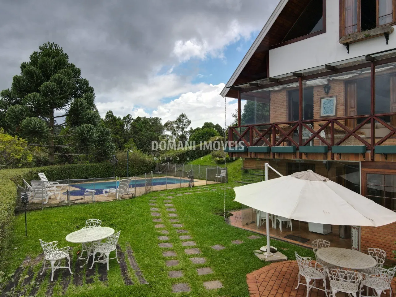 Casa à venda de 5.445 m² em Campos do Jordão, SP, Brasil