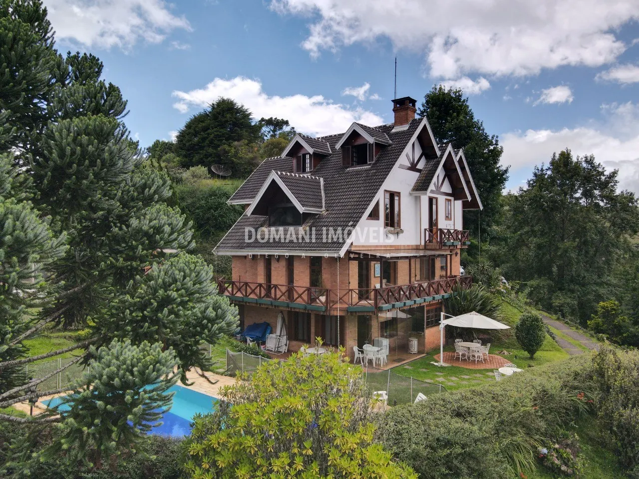 Casa à venda de 5.445 m² em Campos do Jordão, SP, Brasil