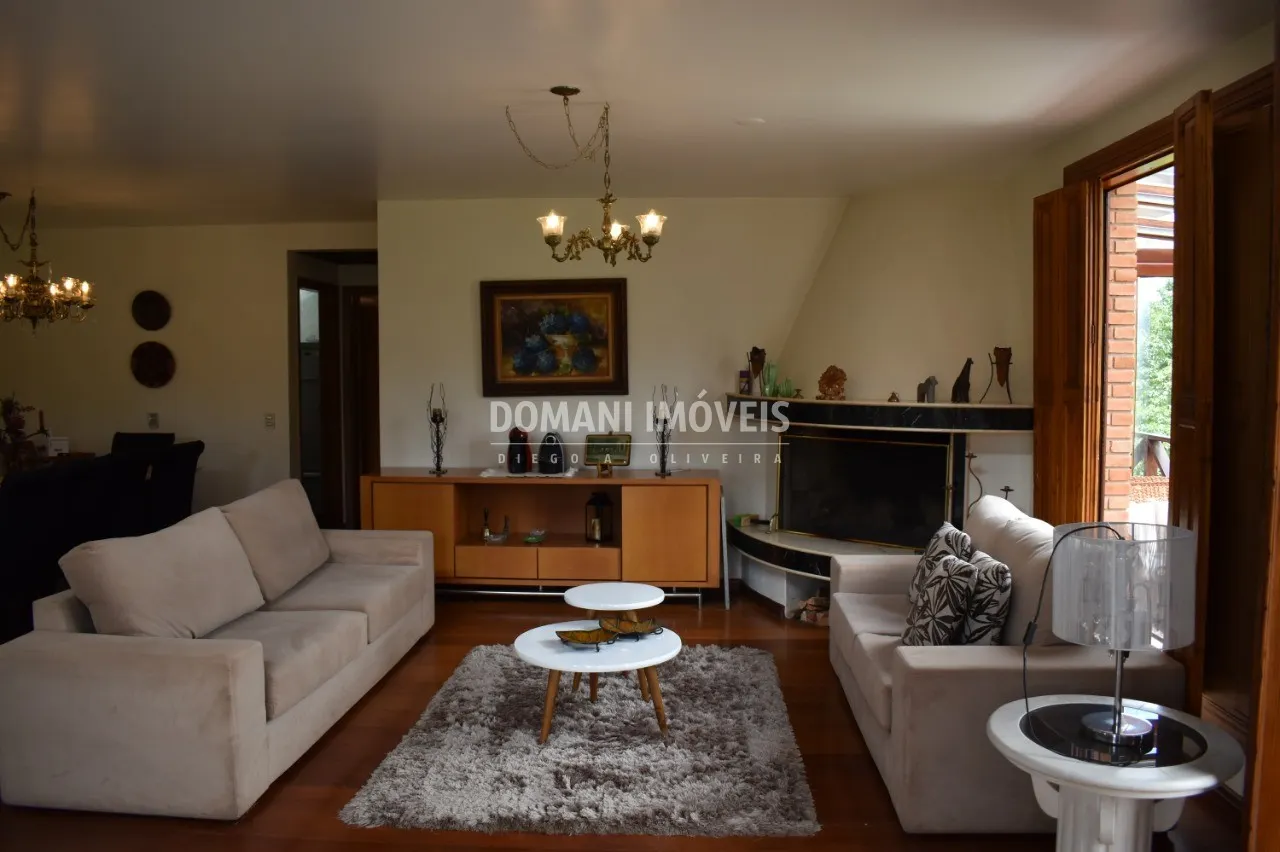 Casa à venda de 5.445 m² em Campos do Jordão, SP, Brasil