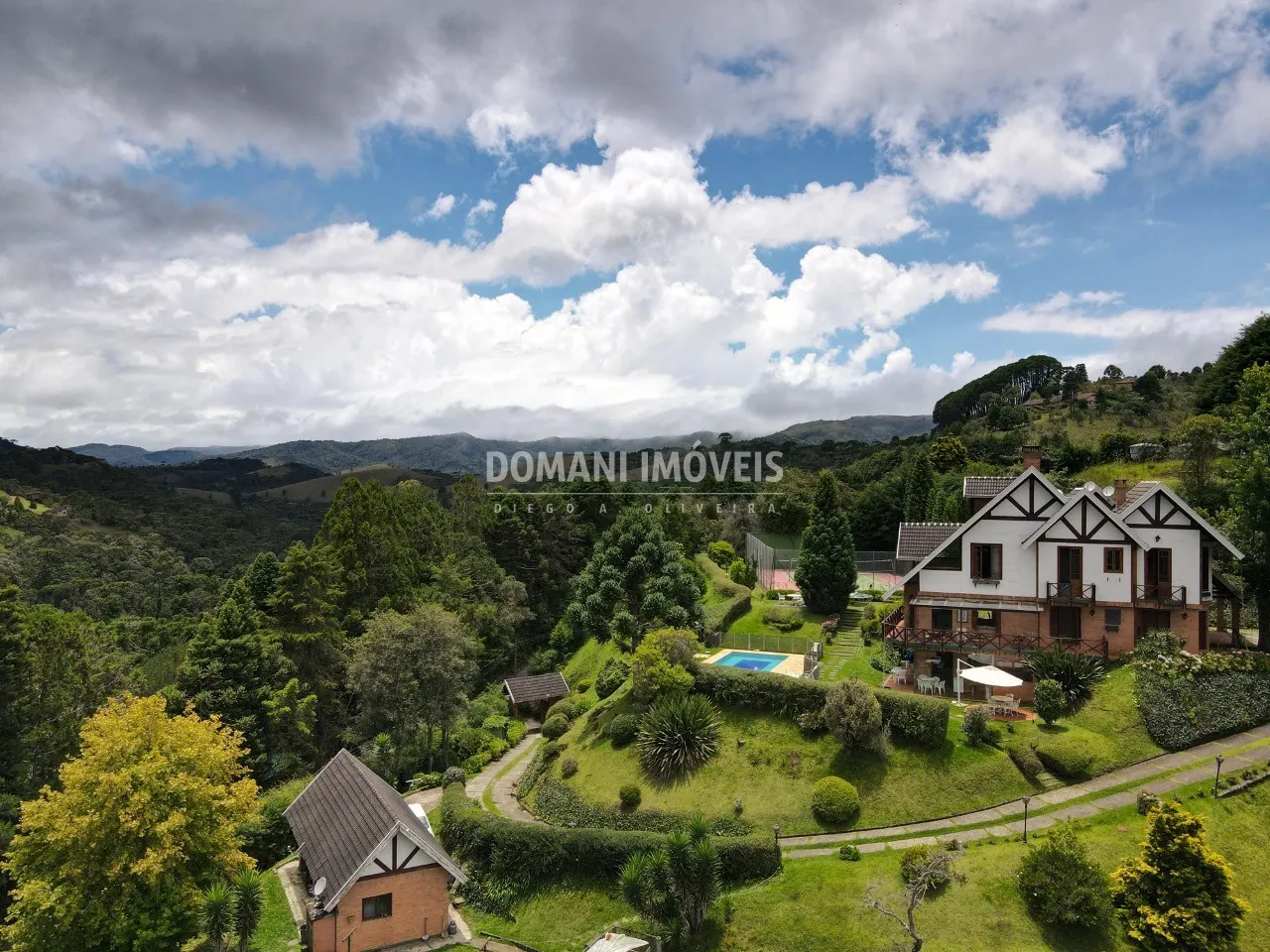 Casa à venda de 5.445 m² em Campos do Jordão, SP, Brasil