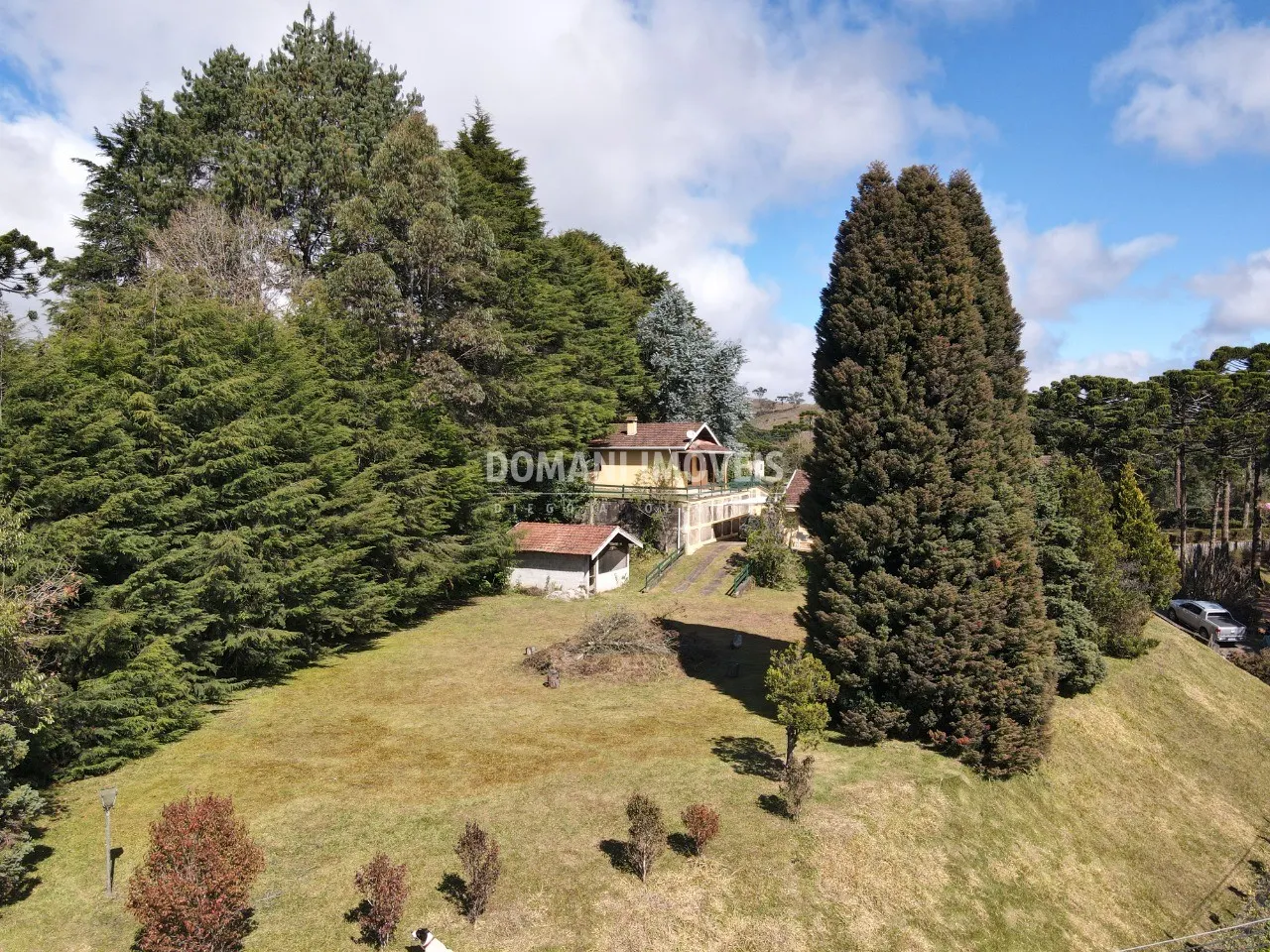 Casa à venda de 2.650 m² em Campos do Jordão, SP, Brasil