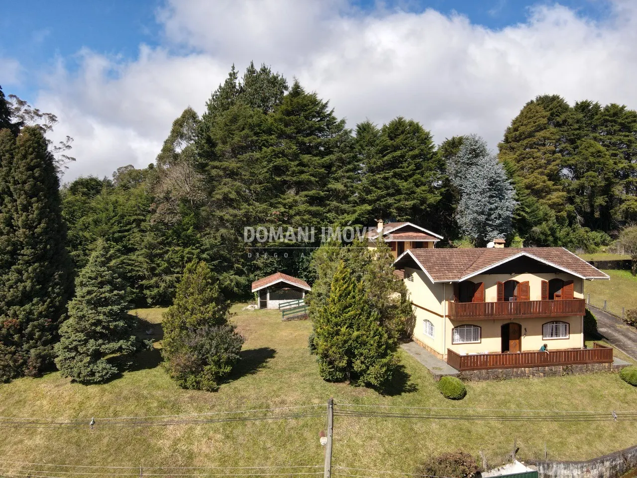 Casa à venda de 2.650 m² em Campos do Jordão, SP, Brasil