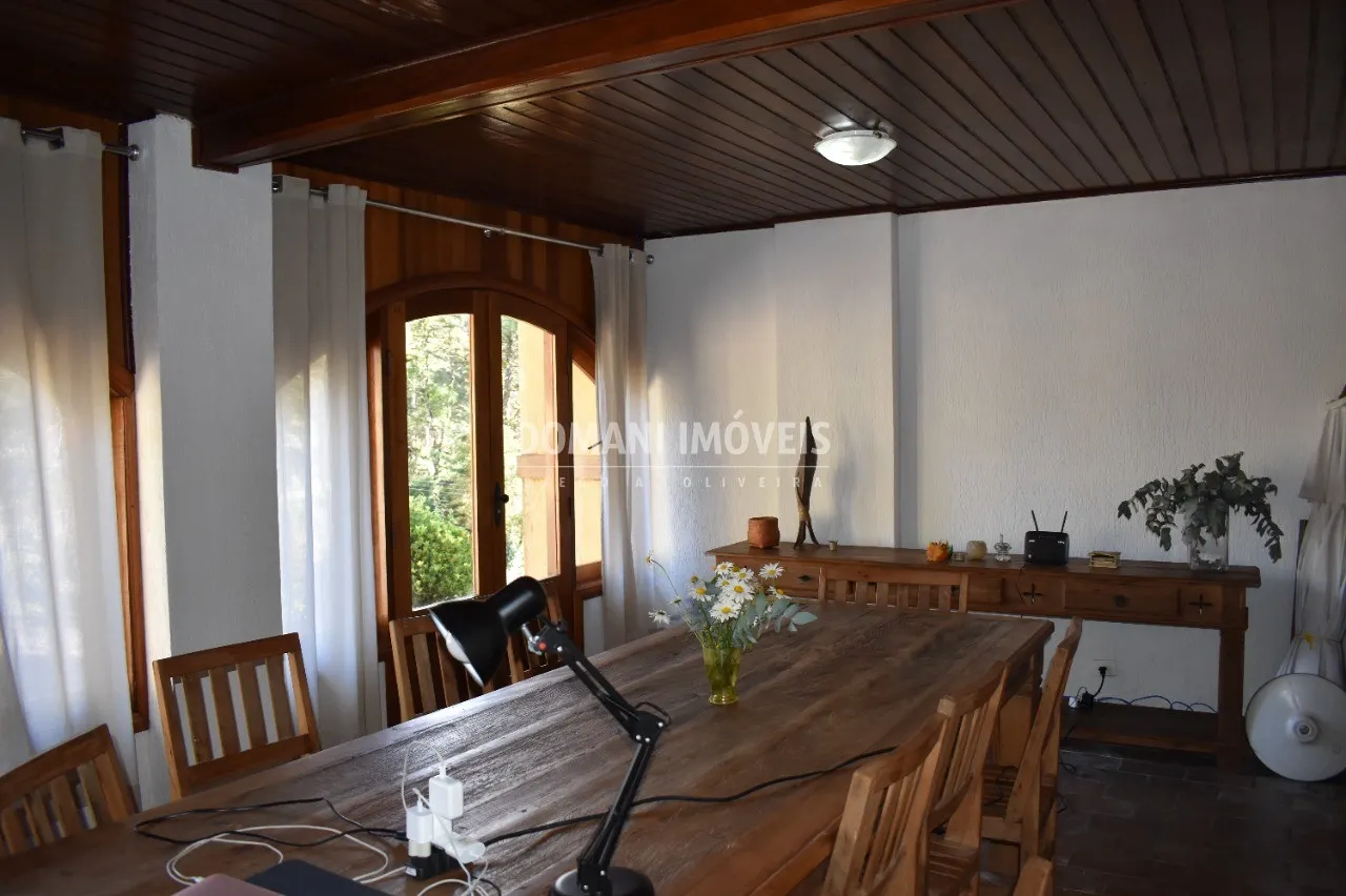 Casa à venda de 2.650 m² em Campos do Jordão, SP, Brasil