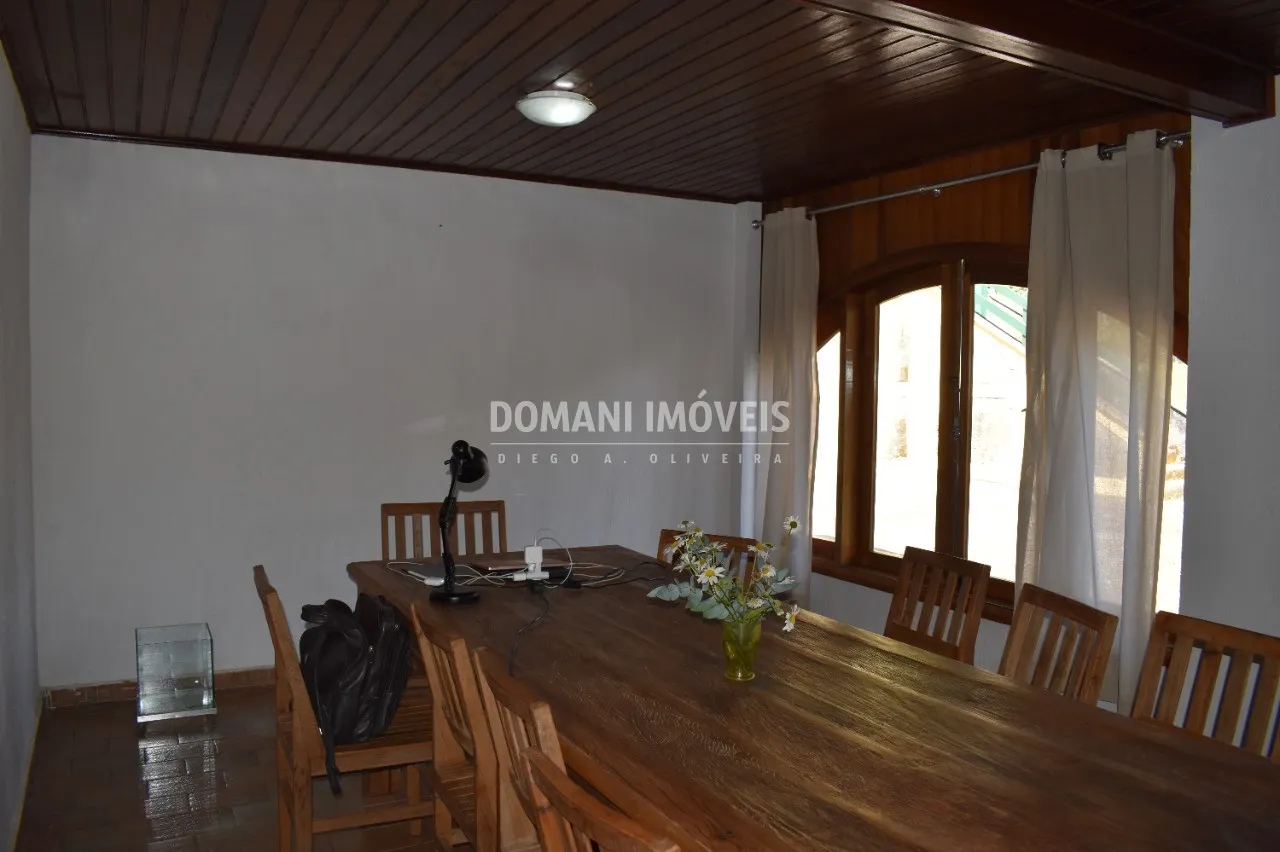 Casa à venda de 2.650 m² em Campos do Jordão, SP, Brasil