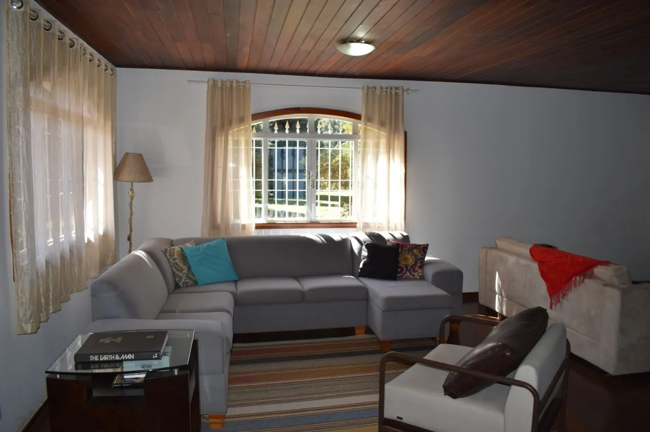 Casa à venda de 2.650 m² em Campos do Jordão, SP, Brasil