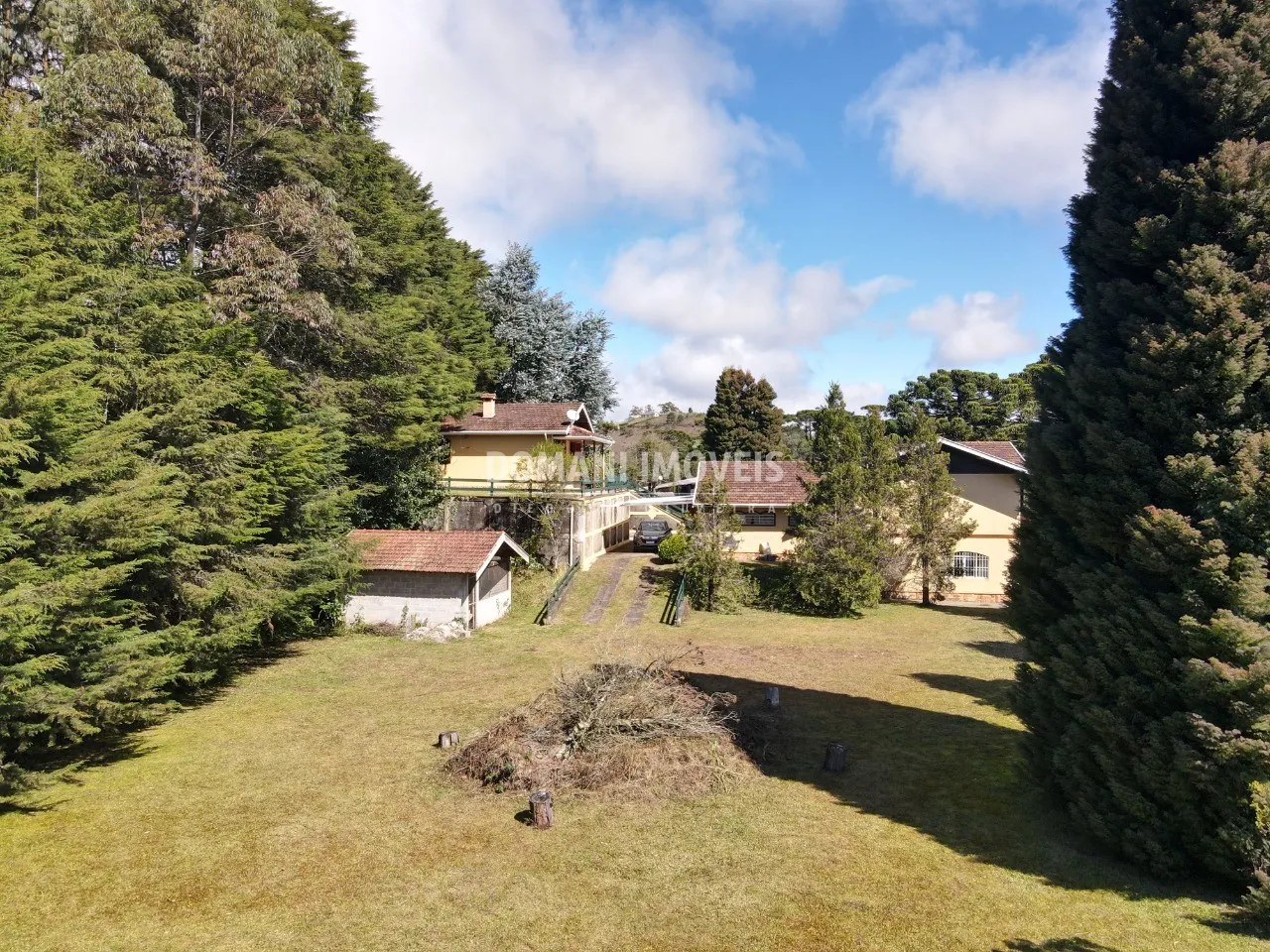 Casa à venda de 2.650 m² em Campos do Jordão, SP, Brasil