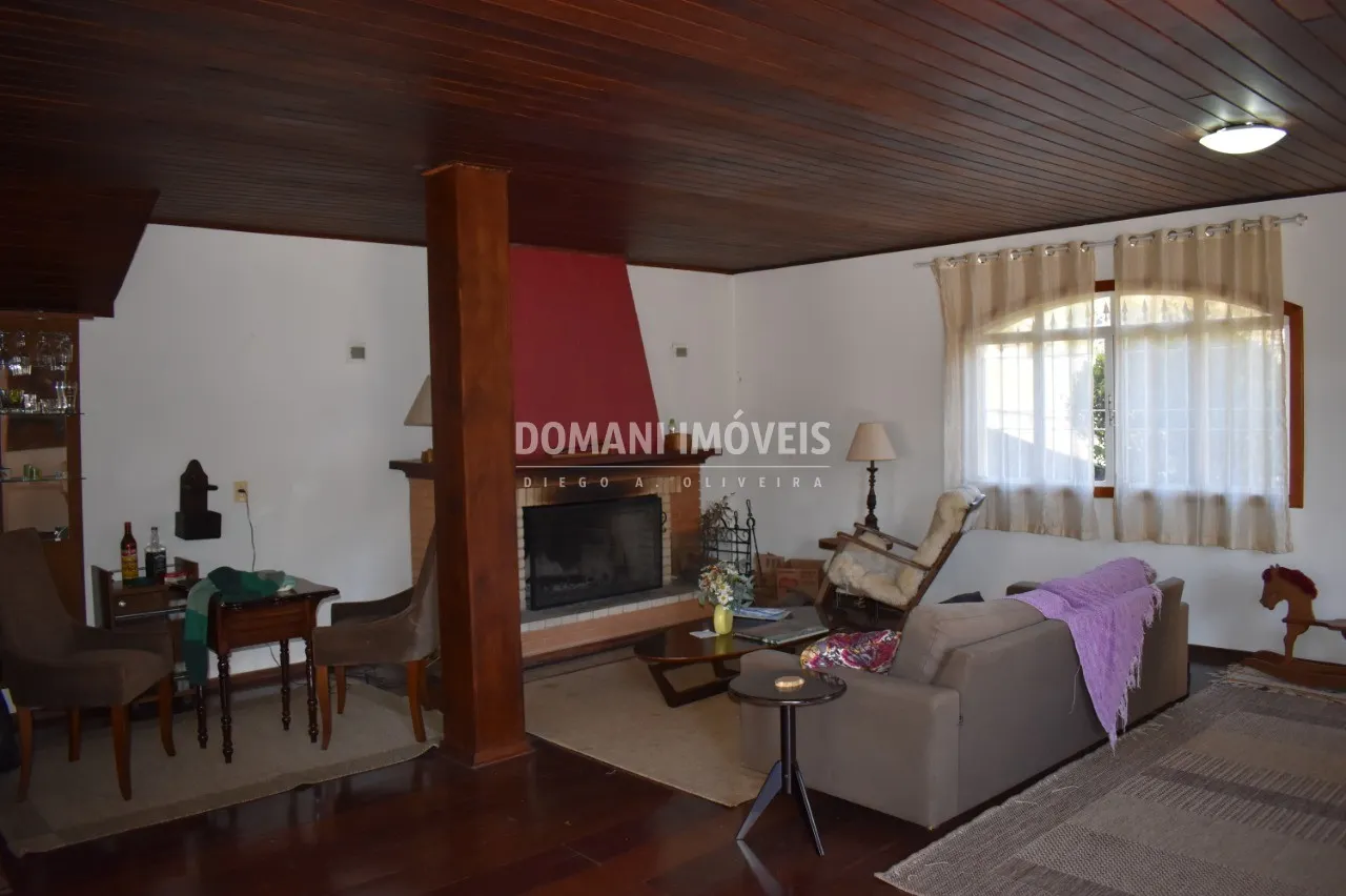 Casa à venda de 2.650 m² em Campos do Jordão, SP, Brasil