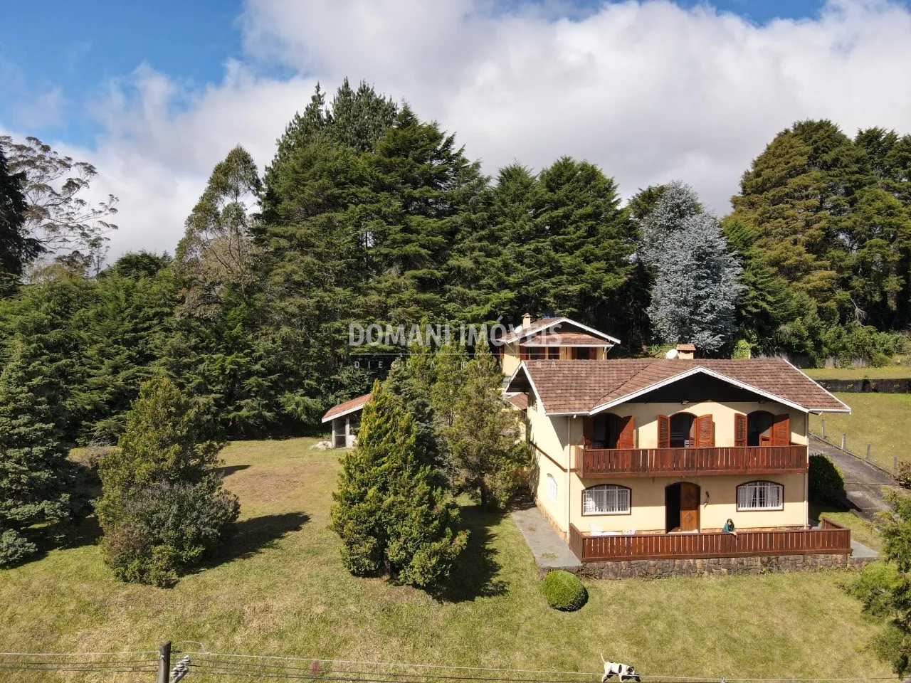 Casa à venda de 2.650 m² em Campos do Jordão, SP, Brasil