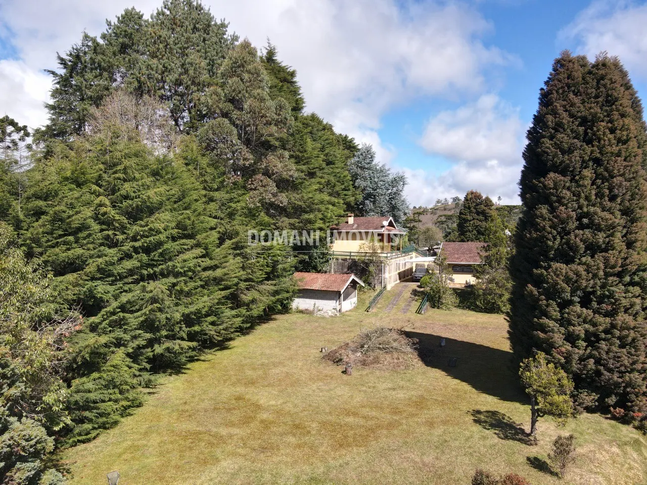 Casa à venda de 2.650 m² em Campos do Jordão, SP, Brasil