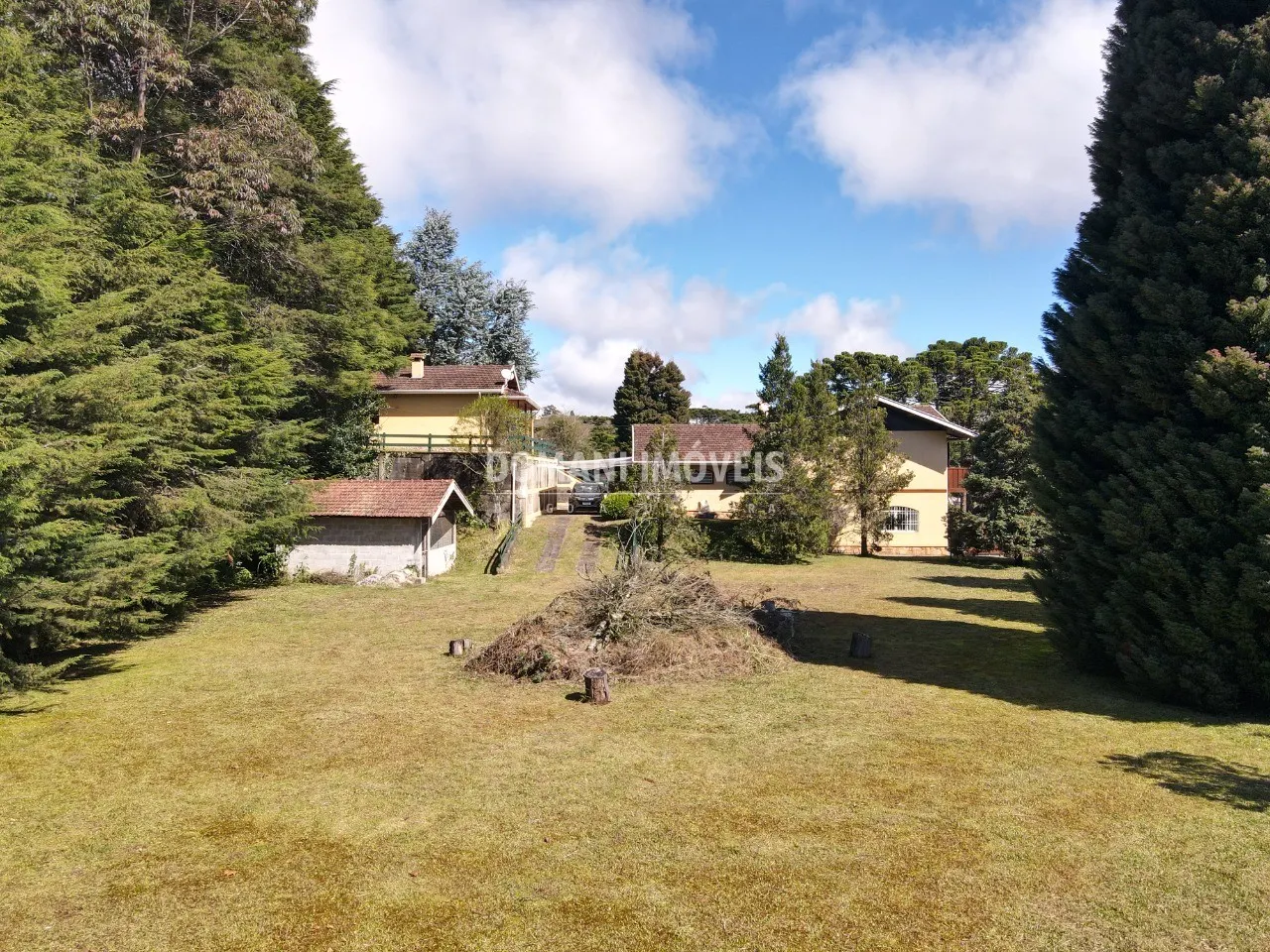 Casa à venda de 2.650 m² em Campos do Jordão, SP, Brasil