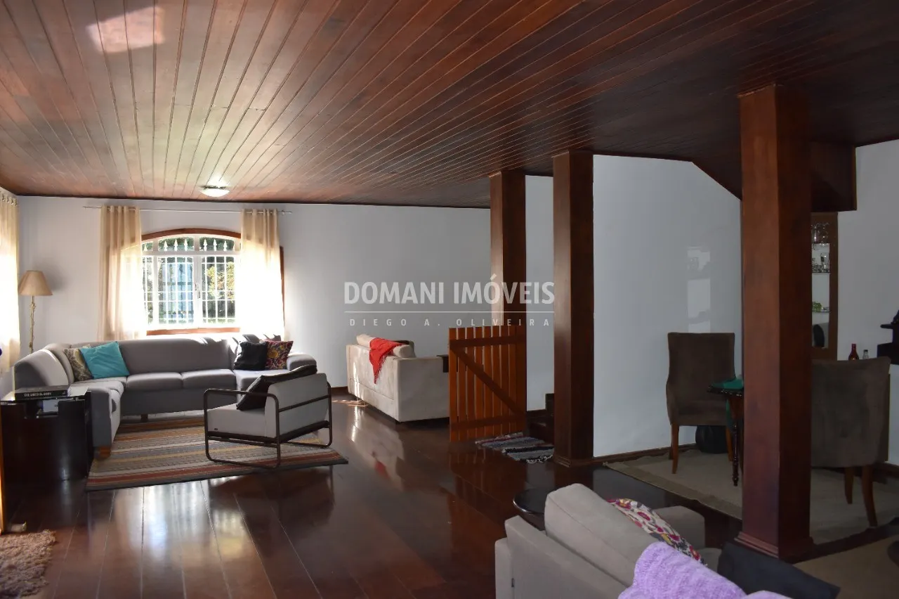 Casa à venda de 2.650 m² em Campos do Jordão, SP, Brasil