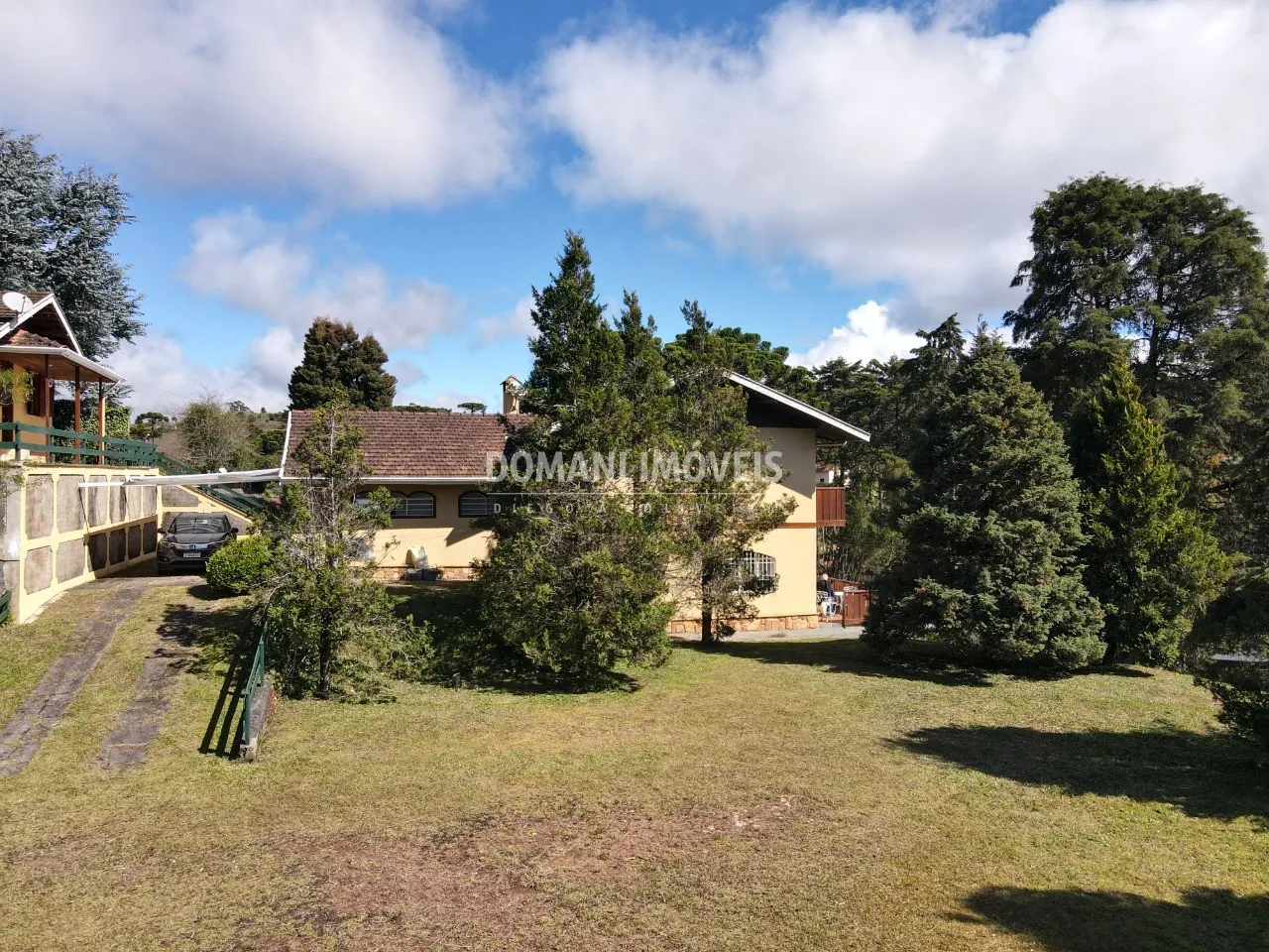 Casa à venda de 2.650 m² em Campos do Jordão, SP, Brasil
