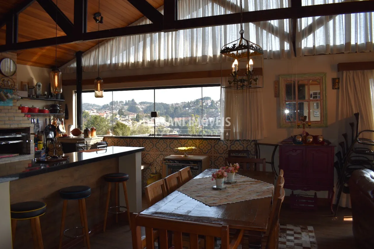 Casa à venda de 1.120 m² em Campos do Jordão, SP, Brasil