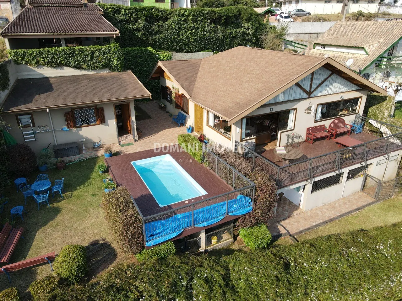 Casa à venda de 1.120 m² em Campos do Jordão, SP, Brasil
