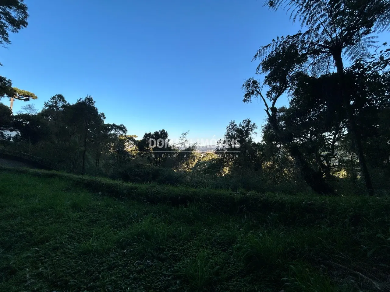 Terreno à venda de 1.535 m² em Campos do Jordão, SP, Brasil