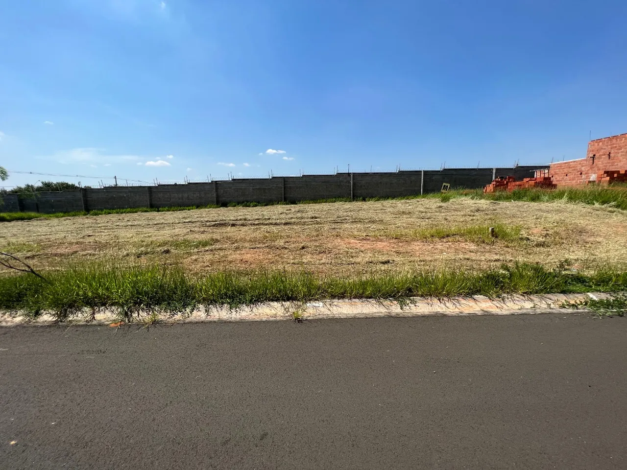Terreno à venda de 213 m² em Monte Mor, SP, Brasil