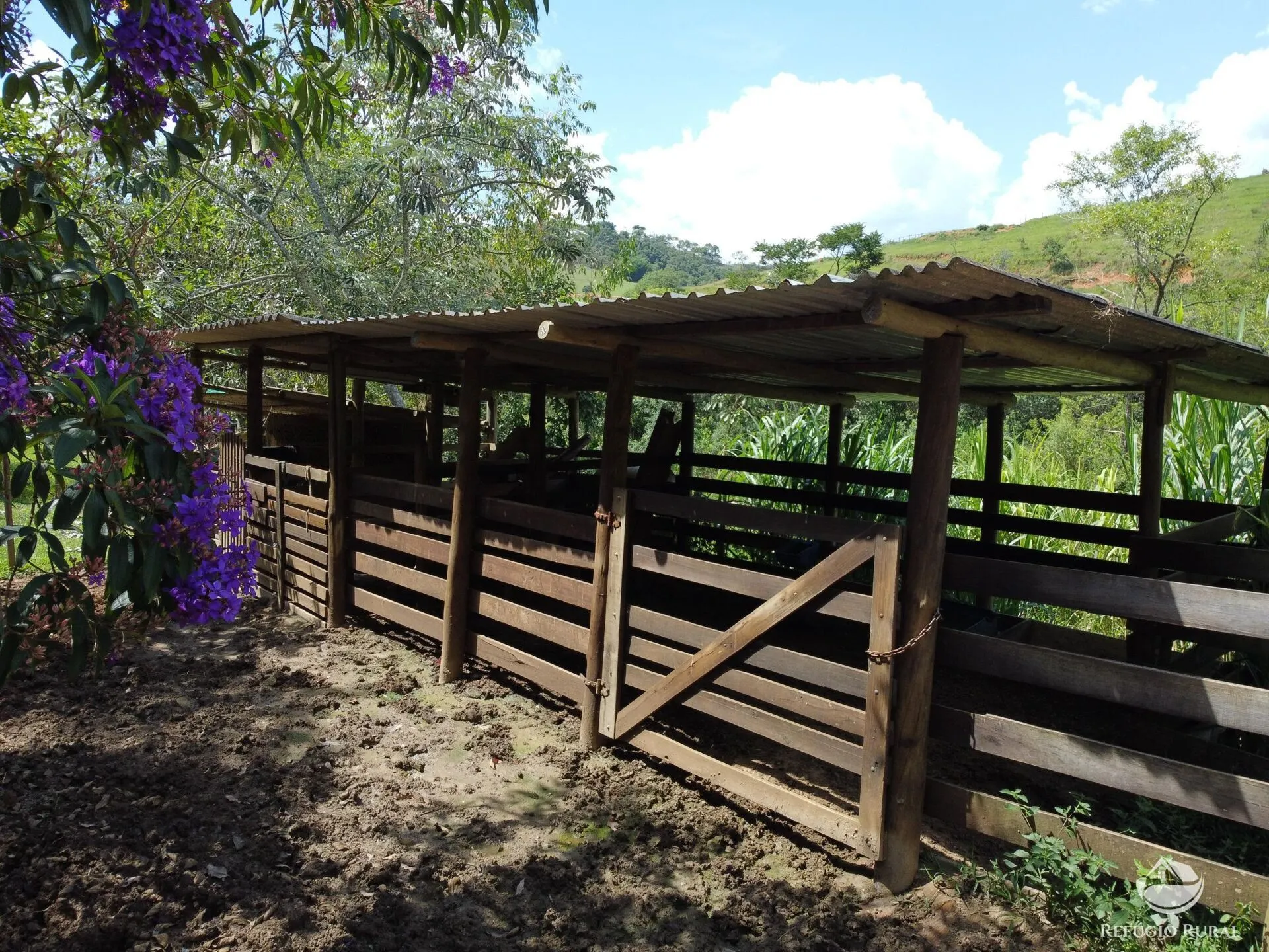 Small farm for sale of 10 acres in São José dos Campos, SP, Brazil
