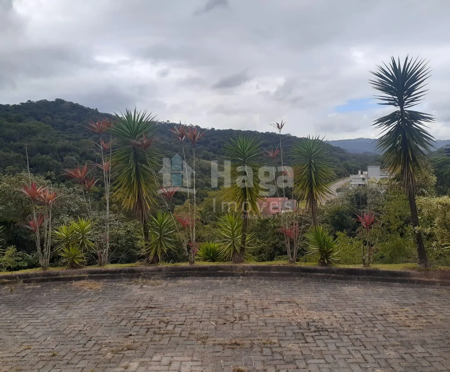 Terreno à venda de 988 m² em Brusque, SC, Brasil