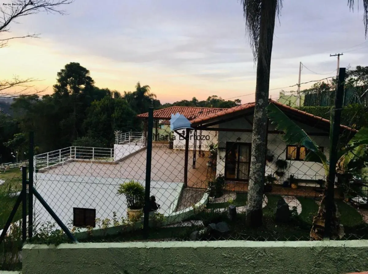 Chácara à venda de 1 ha em Arujá, SP, Brasil