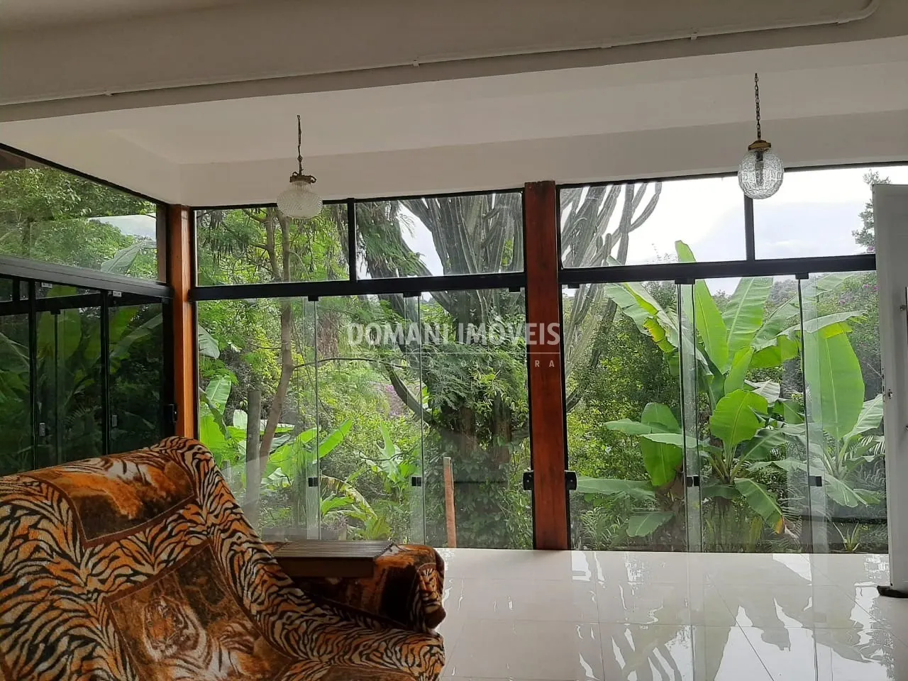 Casa à venda de 2.820 m² em Valinhos, SP, Brasil