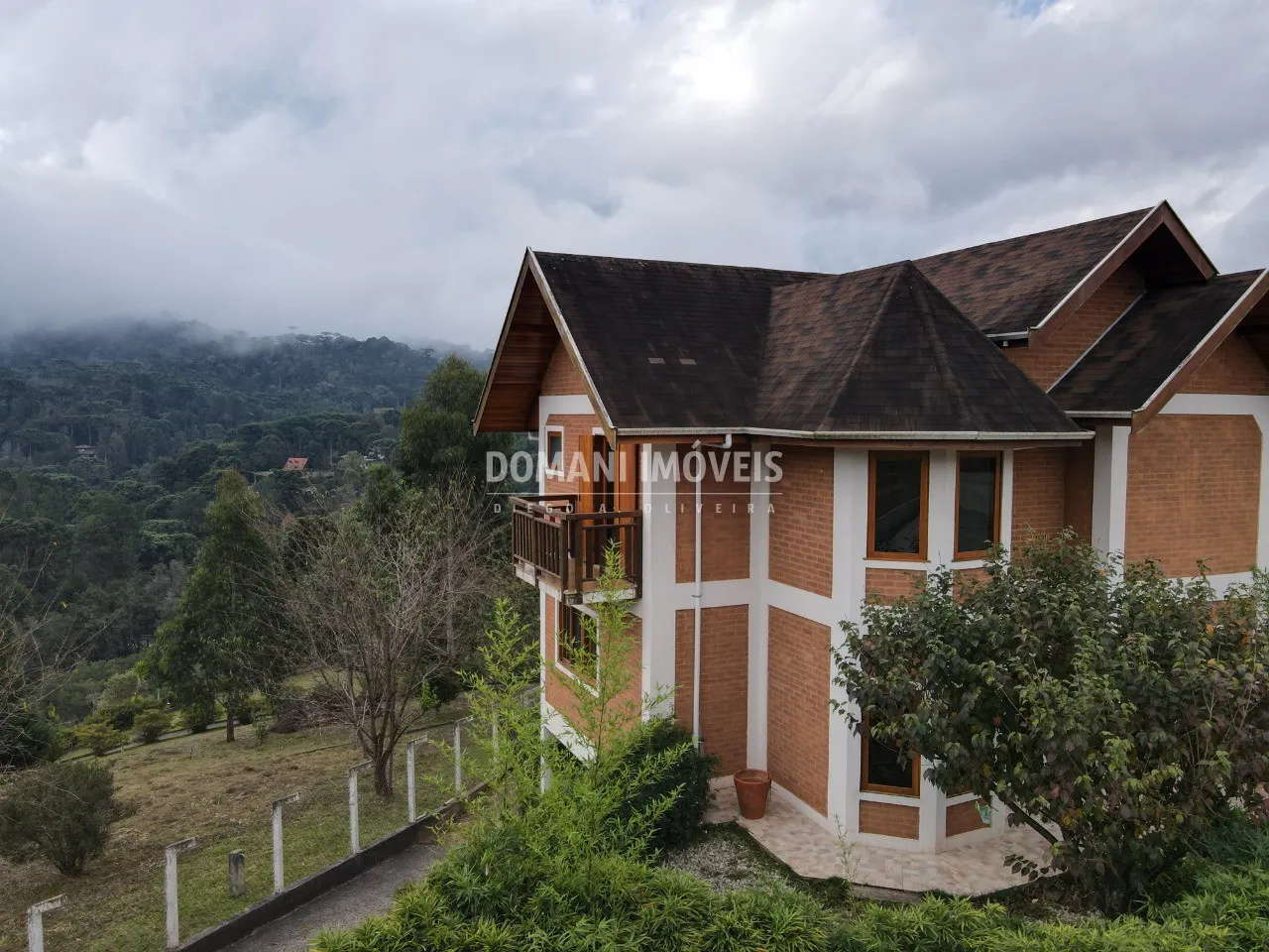 Casa à venda de 432 m² em Campos do Jordão, SP, Brasil