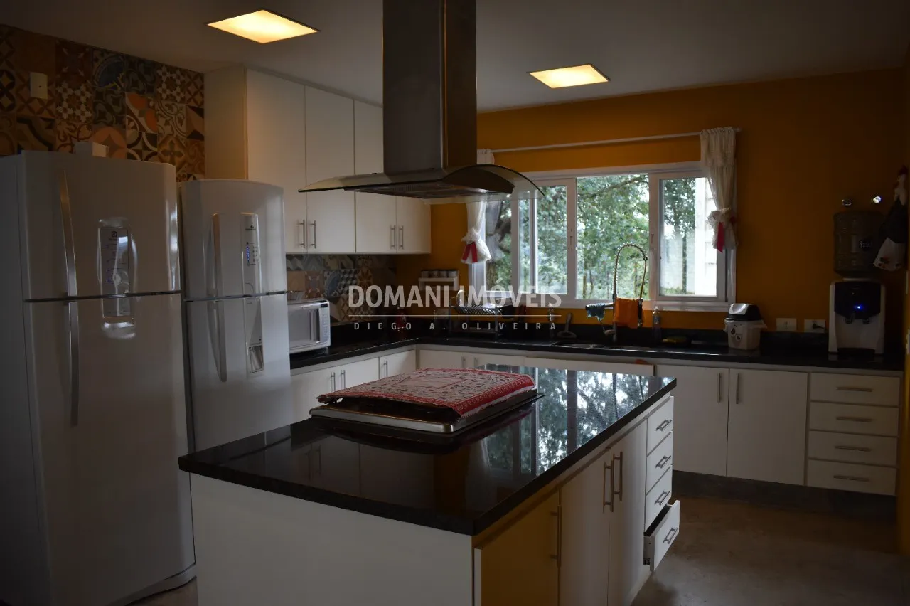 Casa à venda de 3.050 m² em Campos do Jordão, SP, Brasil