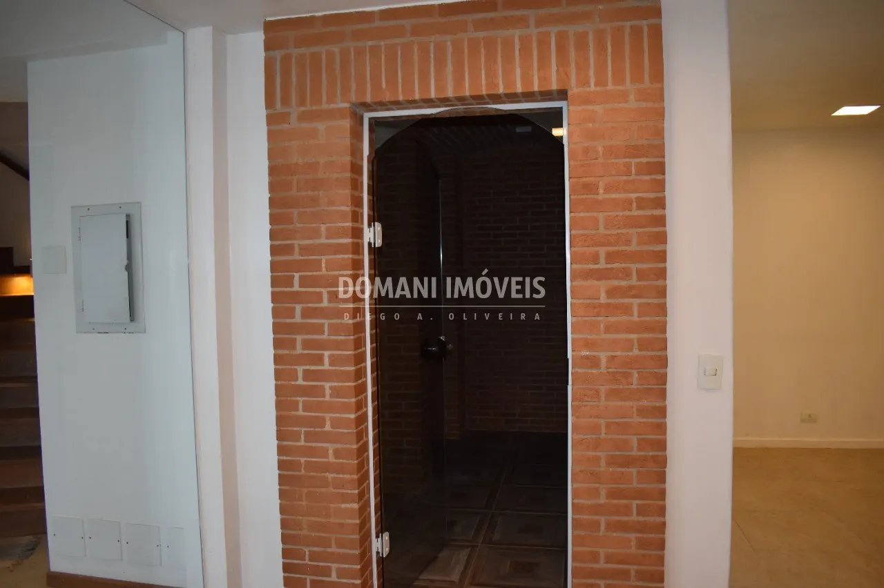 Casa à venda de 3.050 m² em Campos do Jordão, SP, Brasil