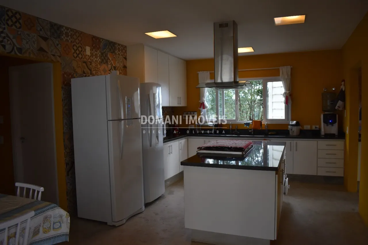 Casa à venda de 3.050 m² em Campos do Jordão, SP, Brasil