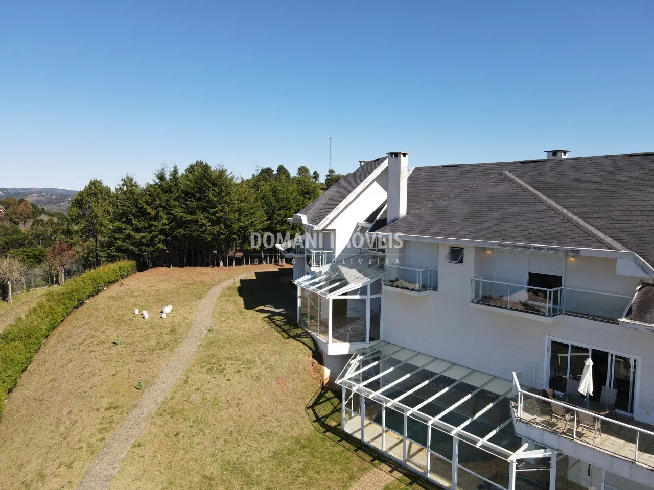 Casa à venda de 3.050 m² em Campos do Jordão, SP, Brasil