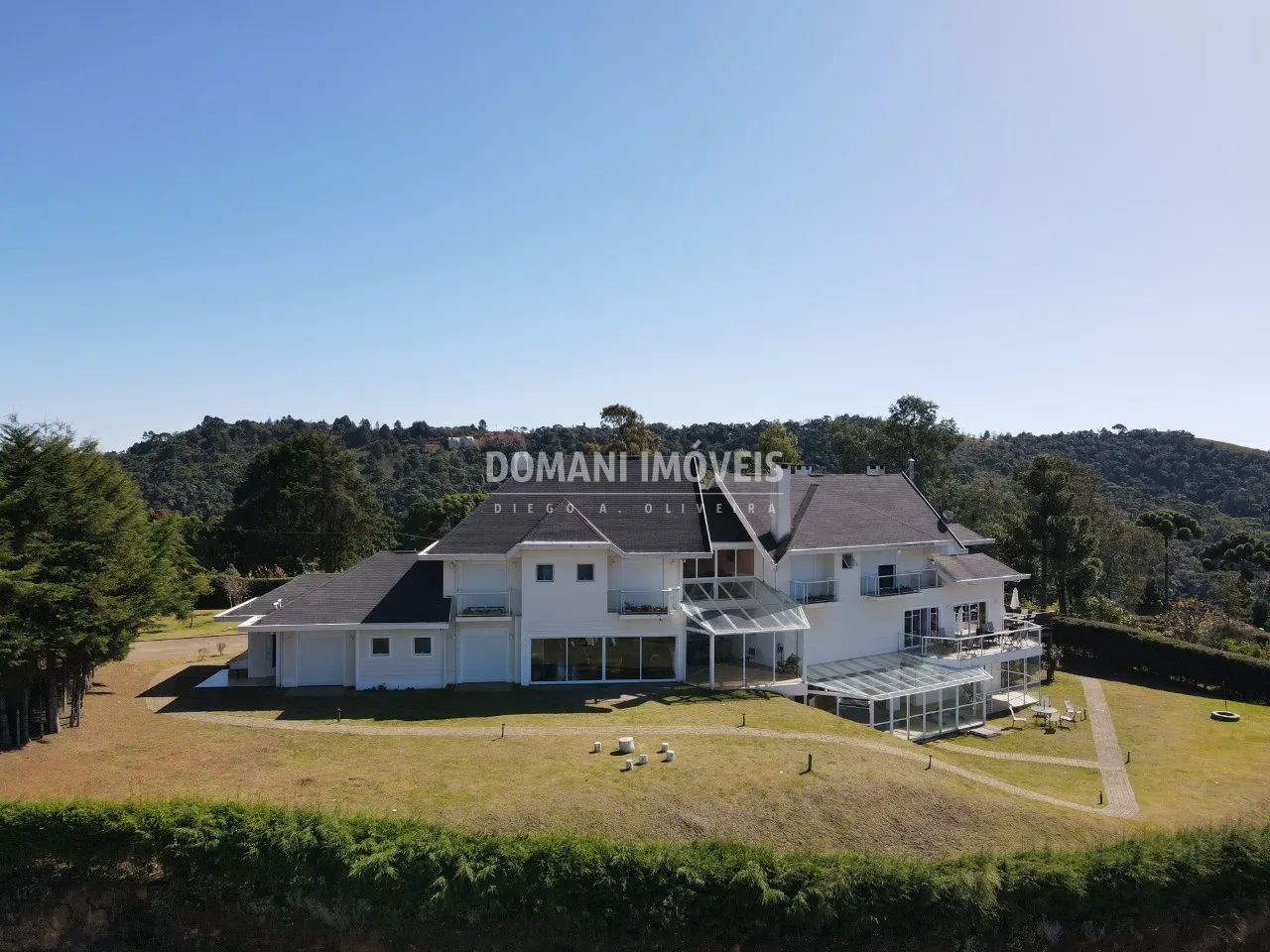 Casa à venda de 3.050 m² em Campos do Jordão, SP, Brasil