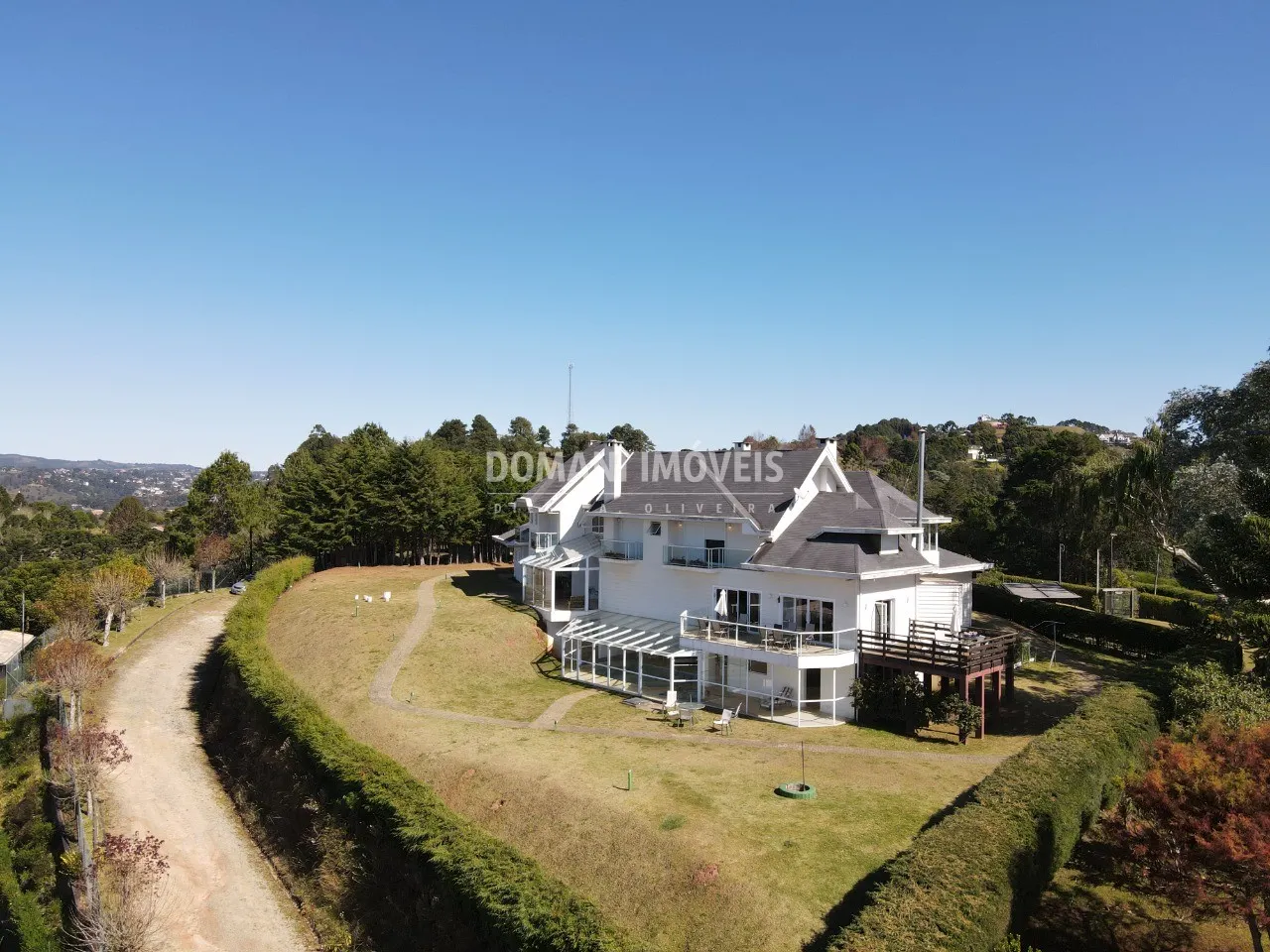 Casa à venda de 3.050 m² em Campos do Jordão, SP, Brasil
