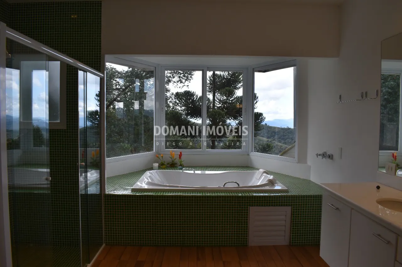 Casa à venda de 3.050 m² em Campos do Jordão, SP, Brasil