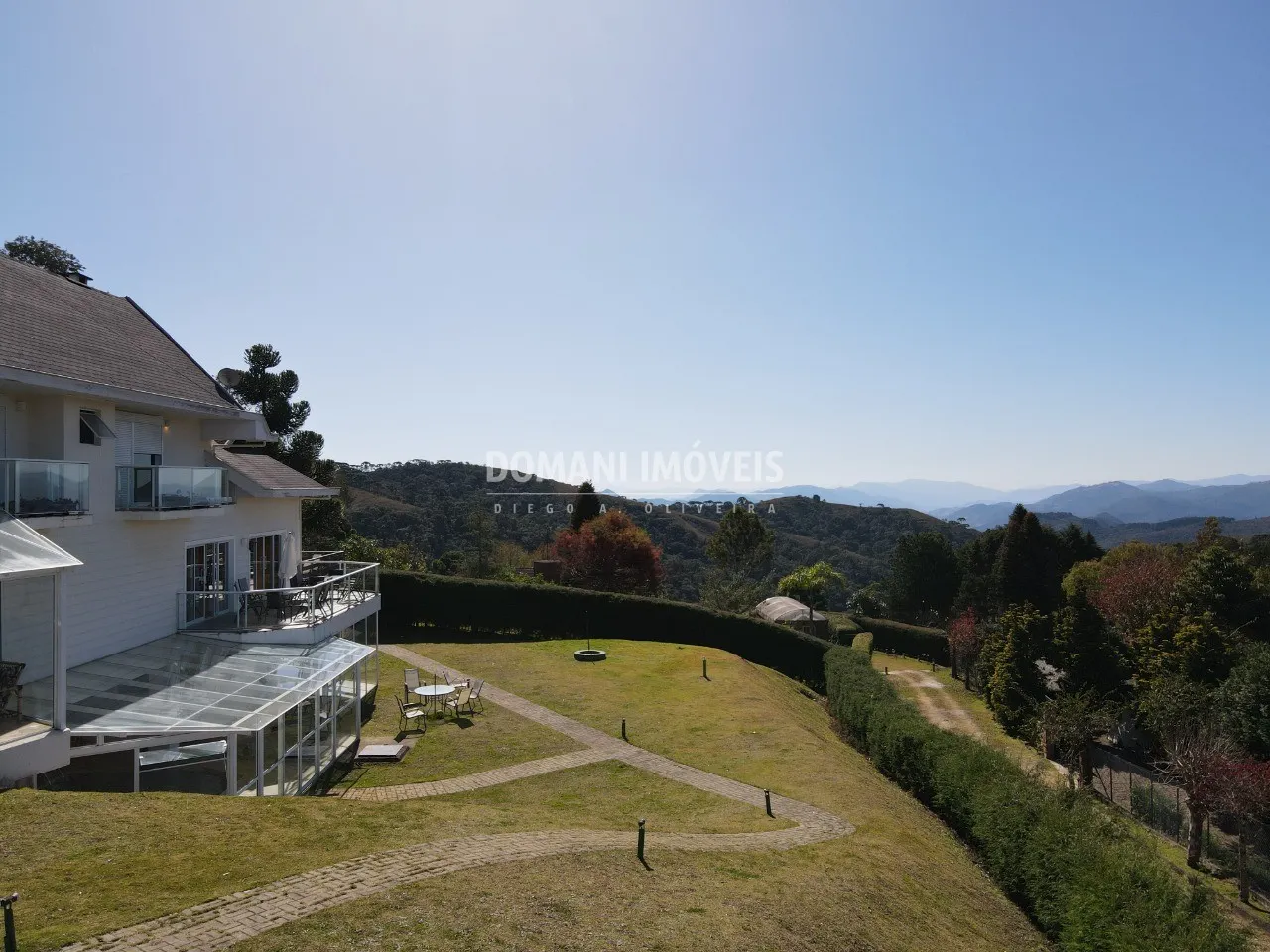 Casa à venda de 3.050 m² em Campos do Jordão, SP, Brasil