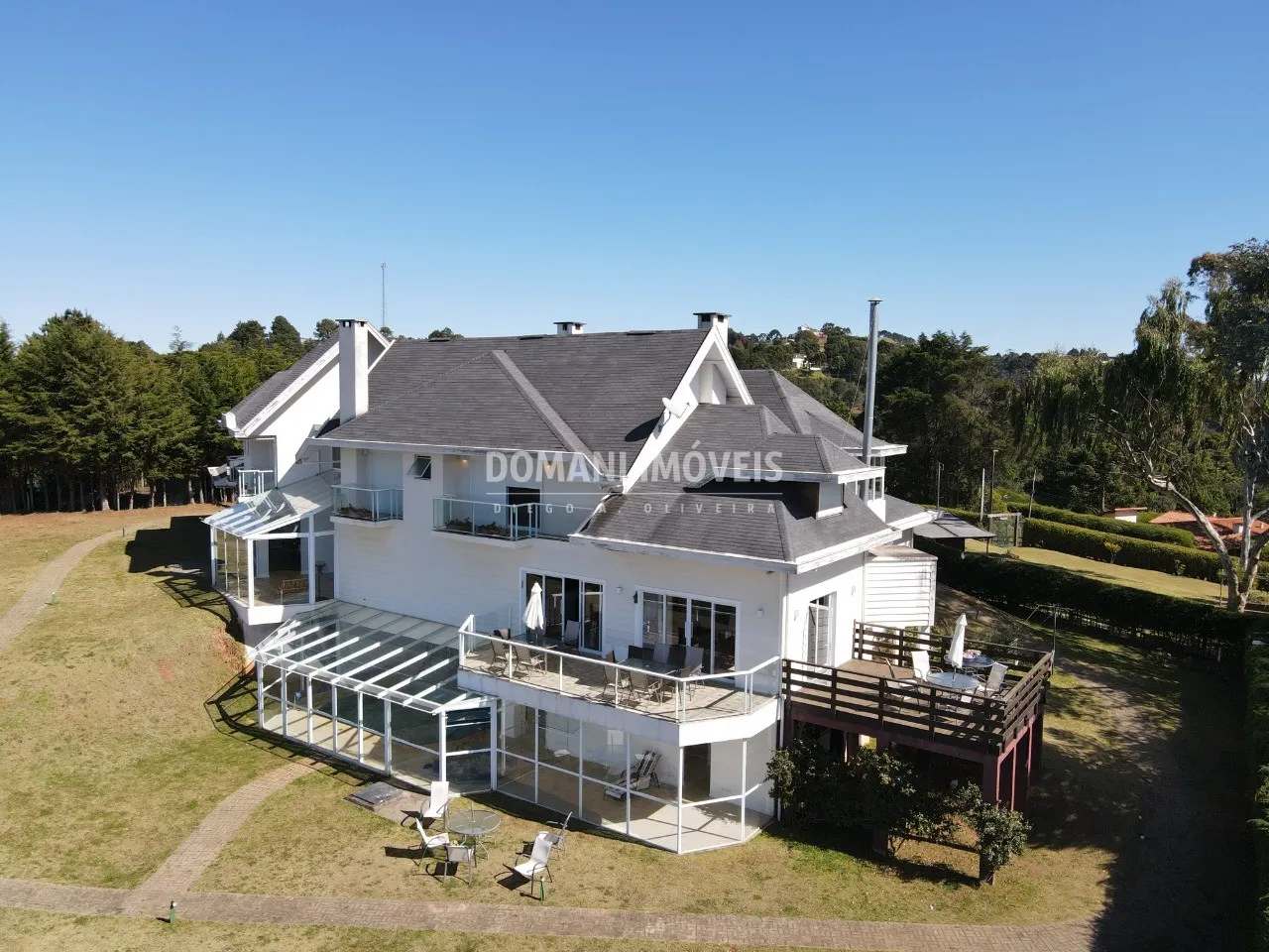 Casa à venda de 3.050 m² em Campos do Jordão, SP, Brasil