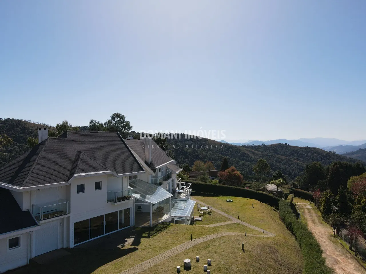 Casa à venda de 3.050 m² em Campos do Jordão, SP, Brasil