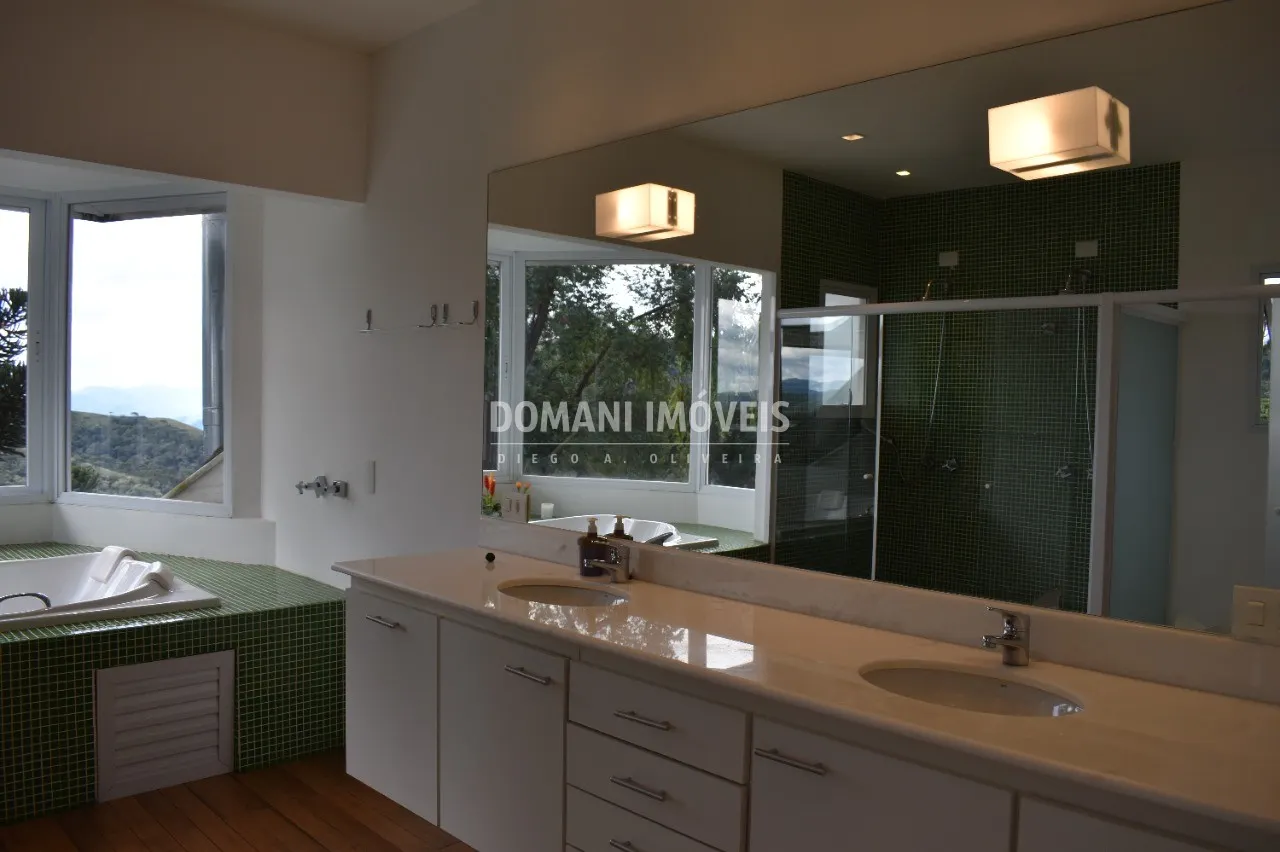 Casa à venda de 3.050 m² em Campos do Jordão, SP, Brasil