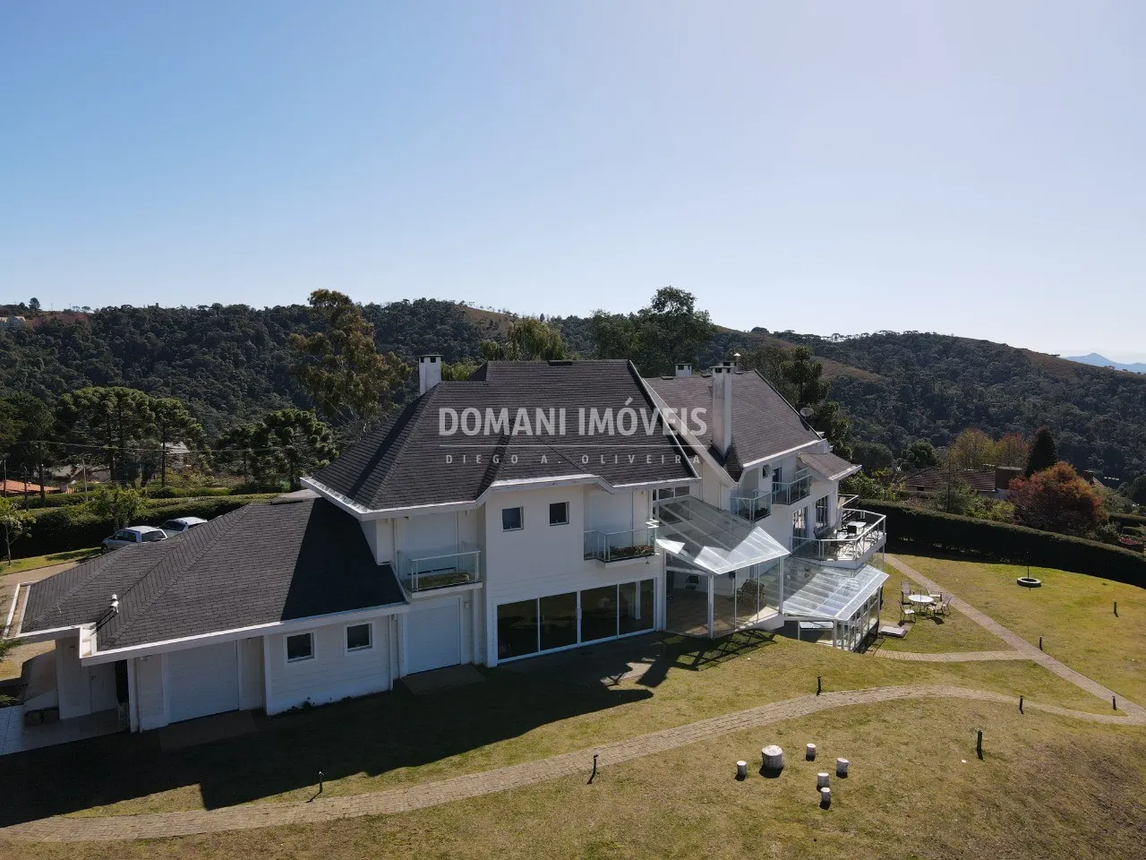 Casa à venda de 3.050 m² em Campos do Jordão, SP, Brasil