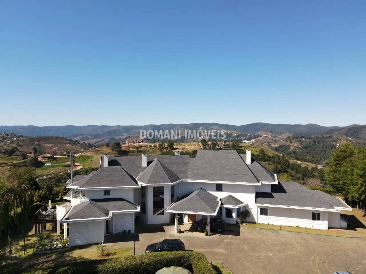 Casa à venda de 3.050 m² em Campos do Jordão, SP, Brasil