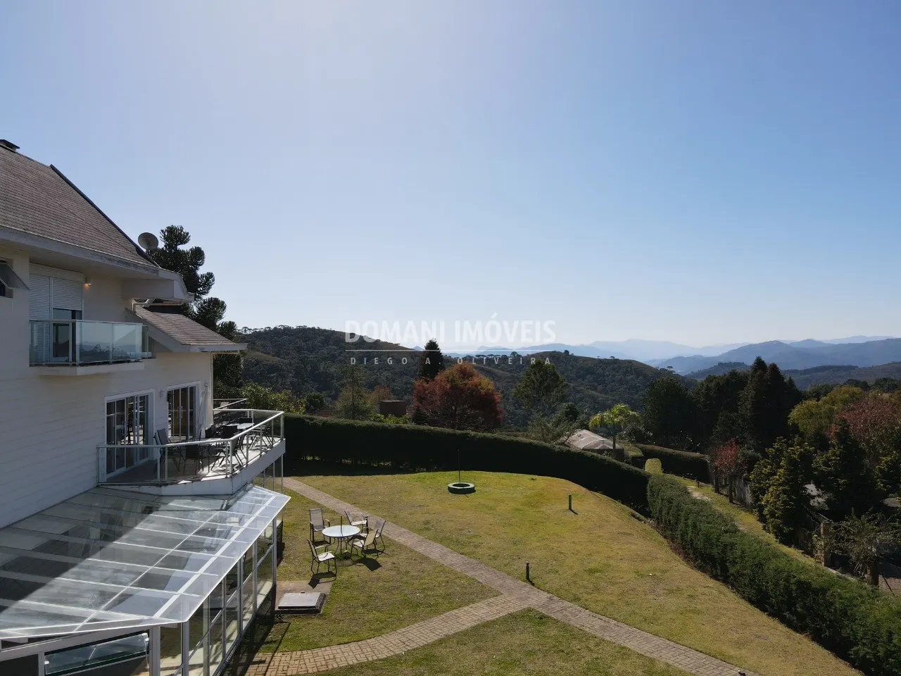 Casa à venda de 3.050 m² em Campos do Jordão, SP, Brasil