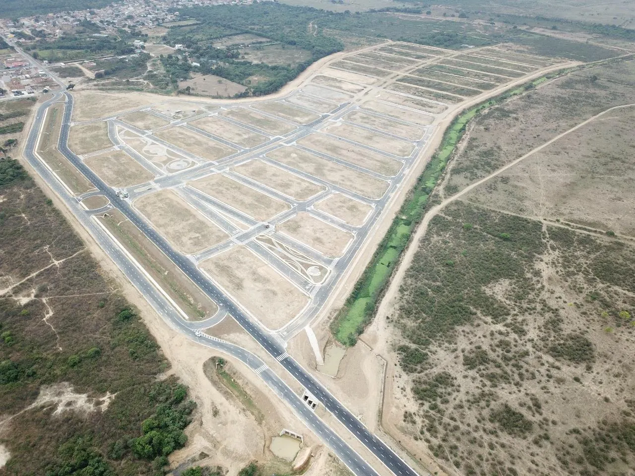 Terreno à venda de 140 m² em Campos dos Goytacazes, RJ, Brasil