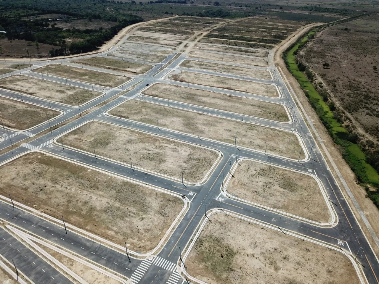 Terreno à venda de 140 m² em Campos dos Goytacazes, RJ, Brasil